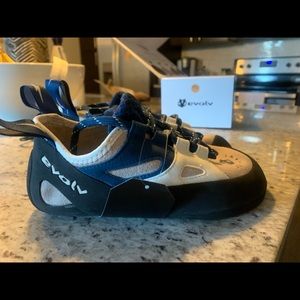 Evolv Woman’s climbing shoes